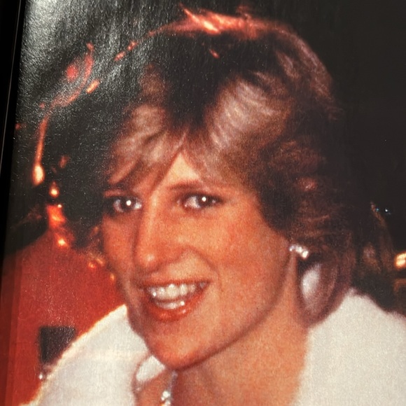 People Magazine - September 15, 1997 Princess Diana Commemorative Issue - Picture 16 of 16